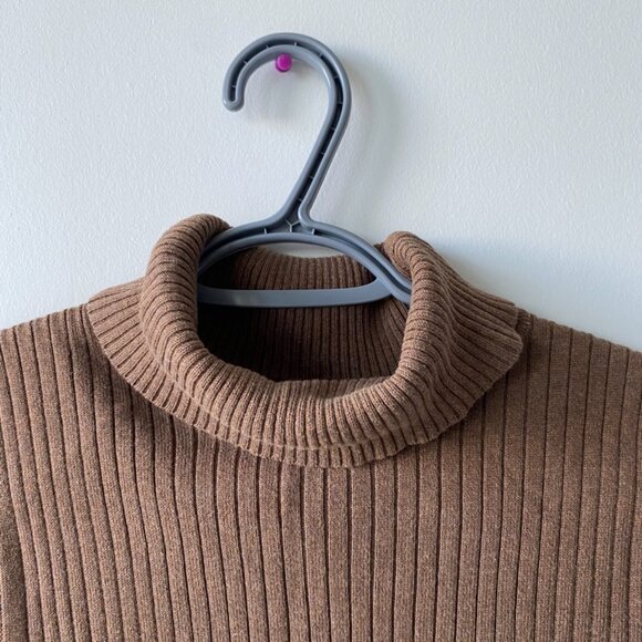 100% Cotton Vintage Turtleneck - Picture 2 of 6